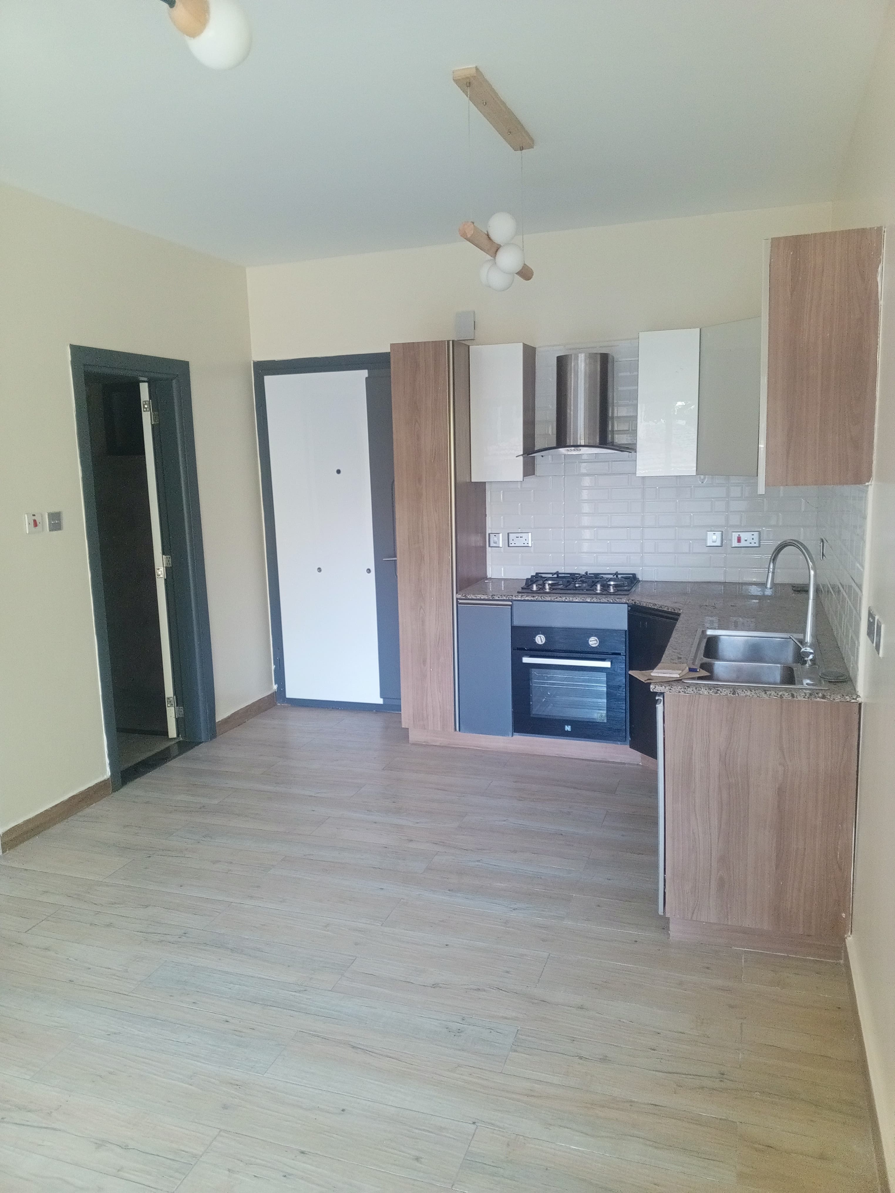 Studio Apartment in Kileleshwa — Exterior photo 1 of 6